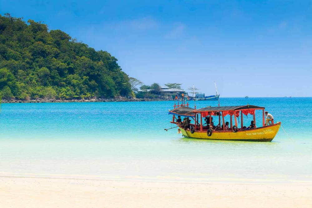 Barca turistica a Saracen Bay